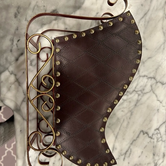 Tobacco Brown Gold Red Sleigh with Brass/Gold colored nail-pin/tacks - Picture 7 of 12